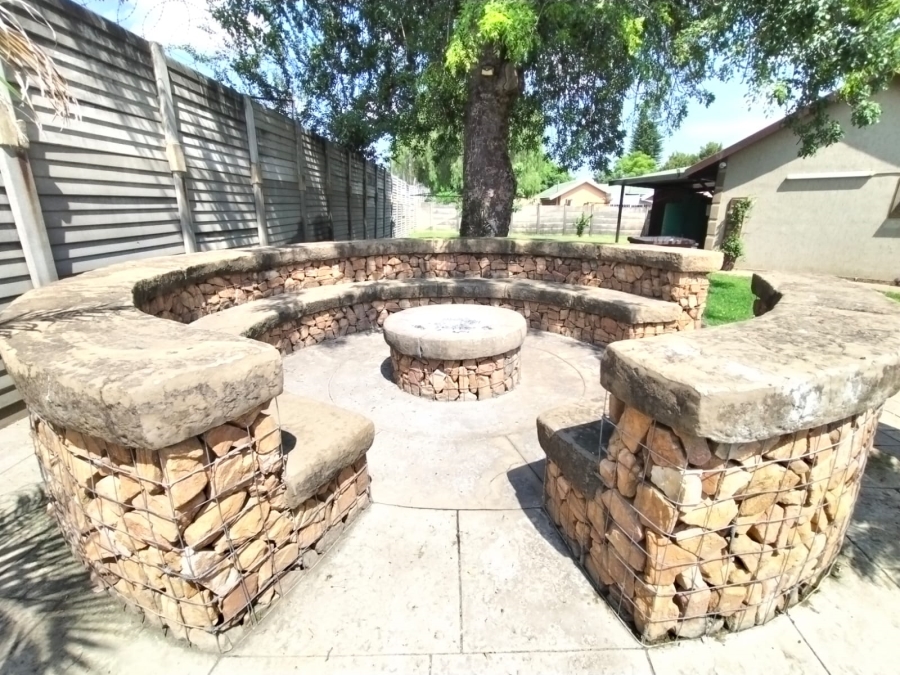 3 Bedroom Property for Sale in Protea Park North West